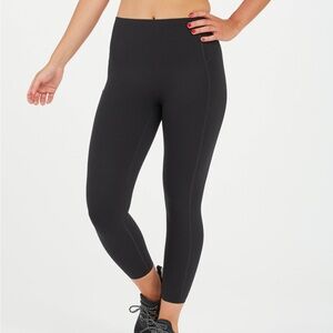 NWT SPANX EVERY-WEAR 7/8 LEGGINGS IN VERY BLACK, SIZE MEDIUM